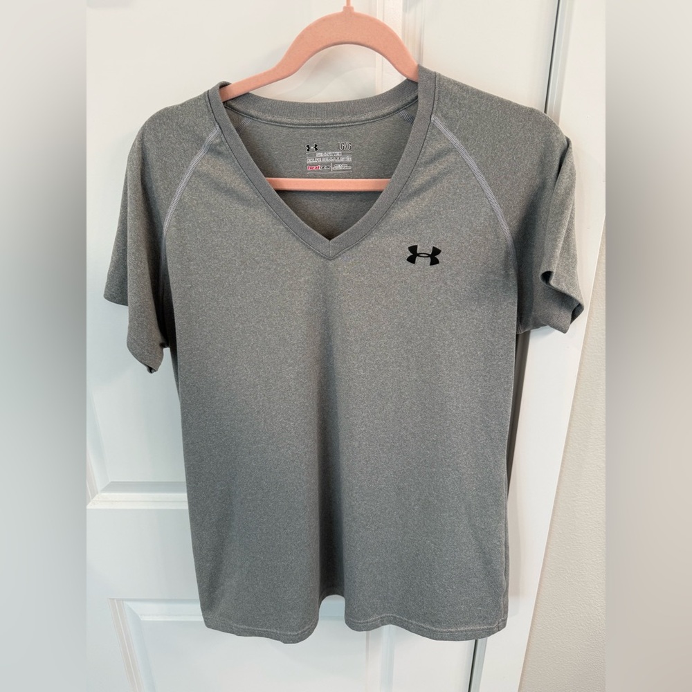 Under Armour sz L gray shirt